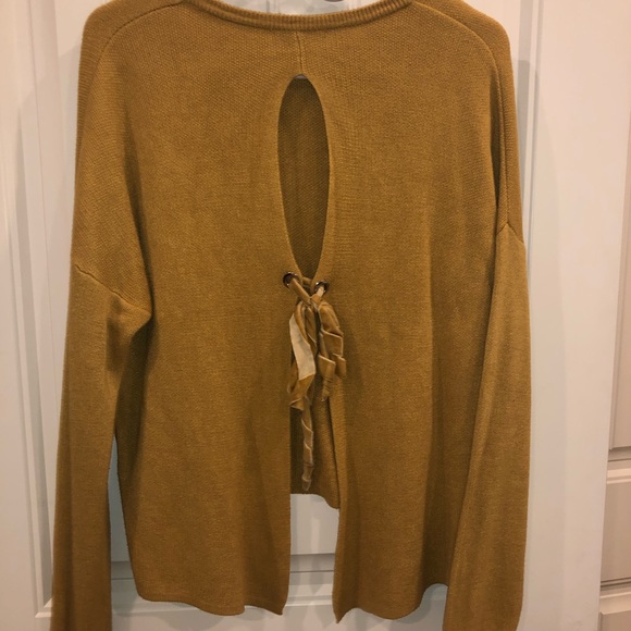 Open Back Sweater - Picture 3 of 3